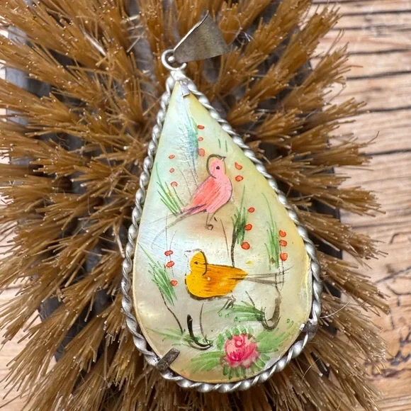 🌈SOLD🌈Vintage Two Sided Hand Painted Bird Scene Horse Scene Pendant - Picture 5 of 12